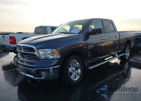 2018 Ram 1500 Big Horn 4X4 6'4 Box z USA, uszkodzony, nr VIN 1C6RR7TT8JS247114
